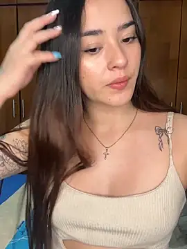 Snapshot of Veronica_isaza__ chatting on July 4, 2026, 7:03 am Veronica isaza online show from July 4, 2026, 7:03 am