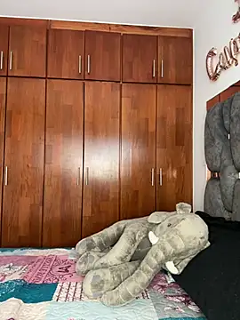 Snapshot of Veronica_isaza__ chatting on July 9, 2026, 7:40 pm Veronica isaza online show from July 9, 2026, 7:40 pm
