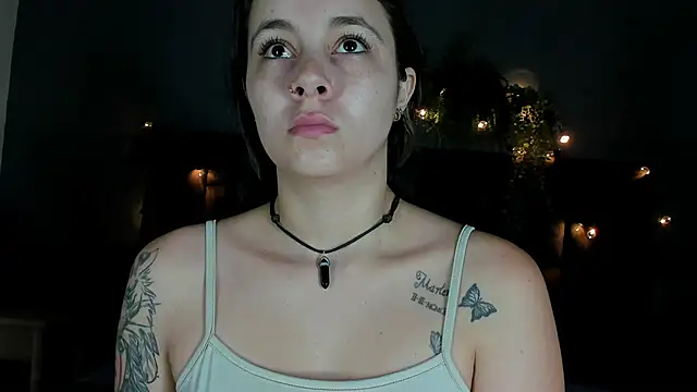 Snapshot of AmbarHills_1 chatting on October 14, 2025, 11:33 am AmbarHills 1 online show from October 14, 2025, 11:33 am