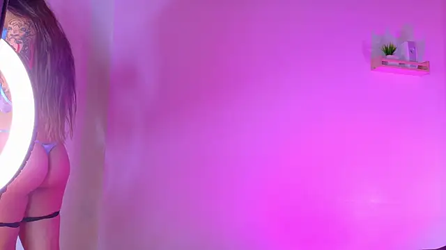 Snapshot of AmbarHills_1 chatting on October 18, 2025, 11:33 am AmbarHills 1 online show from October 18, 2025, 11:33 am