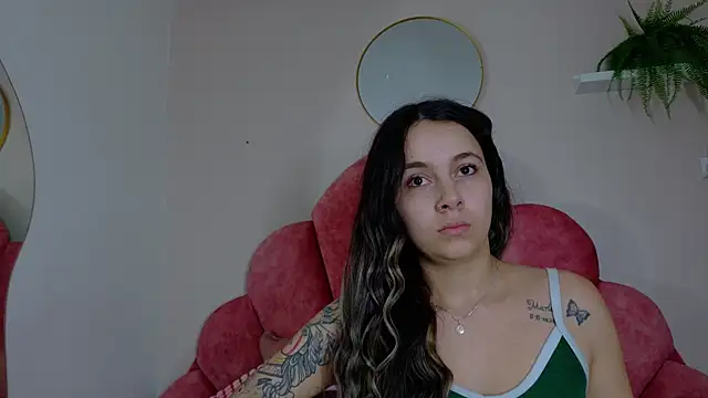 Snapshot of AmbarHills_1 chatting on October 31, 2025, 11:11 am AmbarHills 1 online show from October 31, 2025, 11:11 am