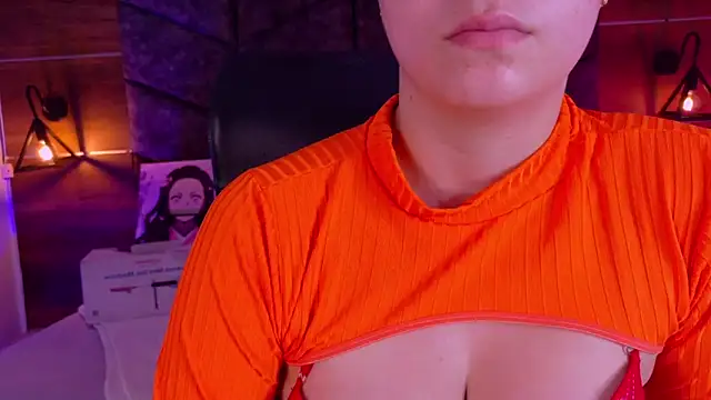 Snapshot of AmbarHills_1 chatting on November 5, 2025, 11:32 am AmbarHills 1 online show from November 5, 2025, 11:32 am