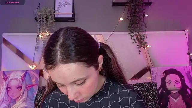 Snapshot of AmbarHills_1 chatting on November 8, 2025, 11:54 am AmbarHills 1 online show from November 8, 2025, 11:54 am