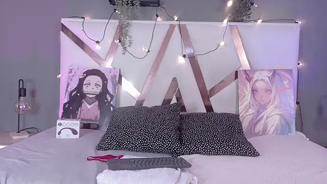 Snapshot of AmbarHills_1 chatting on December 1, 2025, 11:48 am AmbarHills 1 online show from December 1, 2025, 11:48 am