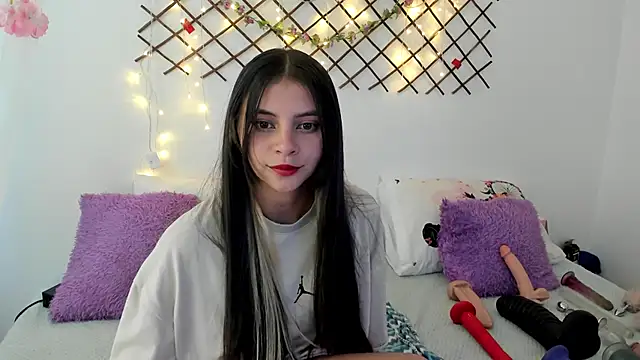 Snapshot of Ivanna_Bruner chatting on September 18, 2025, 7:38 pm Ivanna Bruner online show from September 18, 2025, 7:38 pm