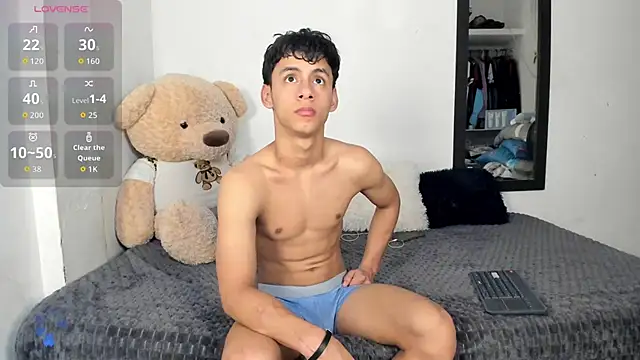 Snapshot of LittleParker chatting on October 9, 2025, 12:58 pm LittleParker online show from October 9, 2025, 12:58 pm