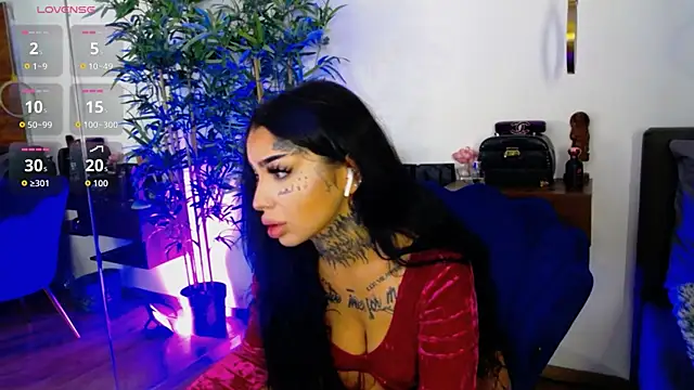 CreamyInkky  online show from December 3, 2025, 12:36 pm