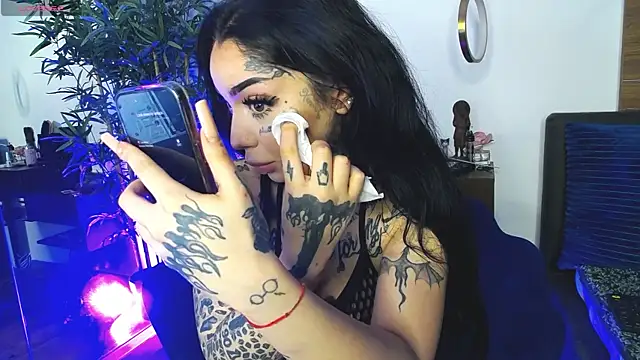 CreamyInkky  online show from April 7, 2026, 4:57 am