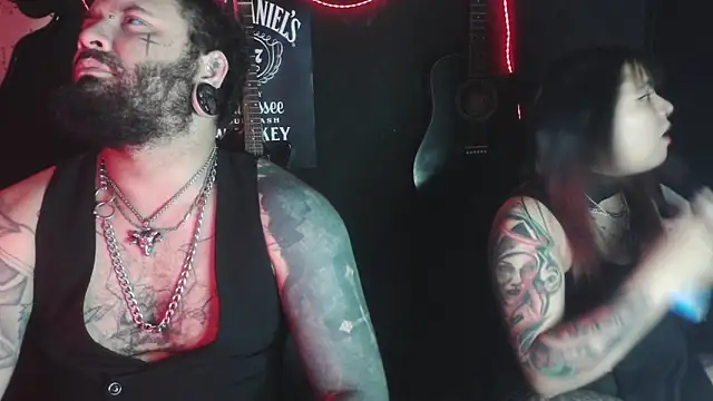 darkclothes online show from September 25, 2025, 2:59 am