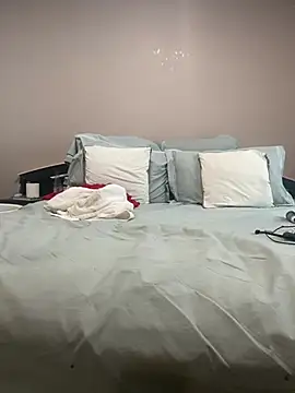 Nomthie online show from March 6, 2026, 12:12 pm