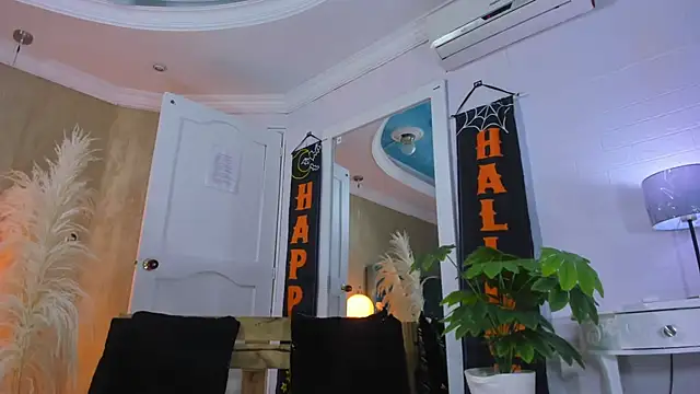 Snapshot of RicoBrown777_ chatting on October 10, 2025, 4:33 am RicoBrown777 online show from October 10, 2025, 4:33 am