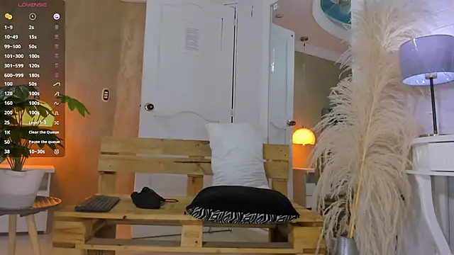 Snapshot of RicoBrown777_ chatting on November 7, 2025, 4:34 am RicoBrown777 online show from November 7, 2025, 4:34 am