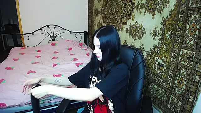 Olivia Graceee online show from July 16, 2026, 8:20 am