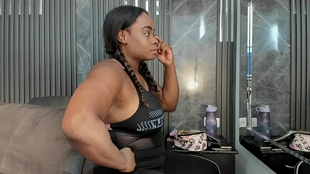 SaraiEvans online show from October 4, 2025, 5:16 am