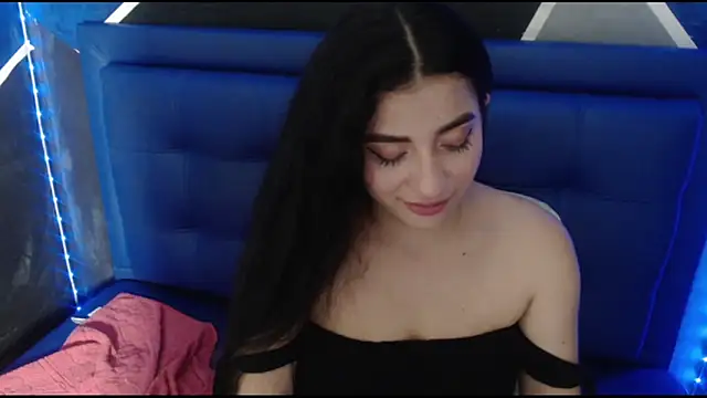 cherry modelx  online show from October 3, 2025, 8:28 pm