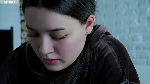 LowOncoming online show from April 1, 2026, 2:12 am