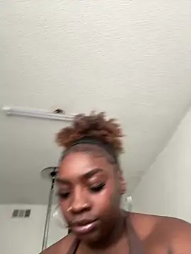 LillShayy online show from February 10, 2026, 4:55 pm