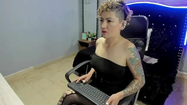 Maria fernandaxxx  online show from December 11, 2024, 4:42 pm