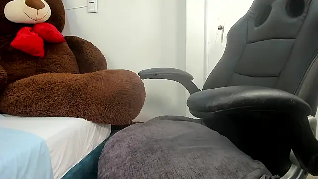 Snapshot of karina_mason chatting on October 29, 2025, 12:18 pm karina mason online show from October 29, 2025, 12:18 pm