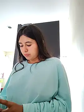 Snapshot of _maiahairy_ chatting on November 17, 2025, 8:36 pm maiahairy online show from November 17, 2025, 8:36 pm