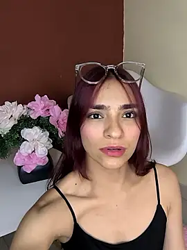 Snapshot of Scarlet_Red_ chatting on October 7, 2025, 2:25 pm Scarlet Red online show from October 7, 2025, 2:25 pm