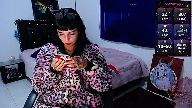 charllotee dark online show from December 18, 2024, 11:40 pm