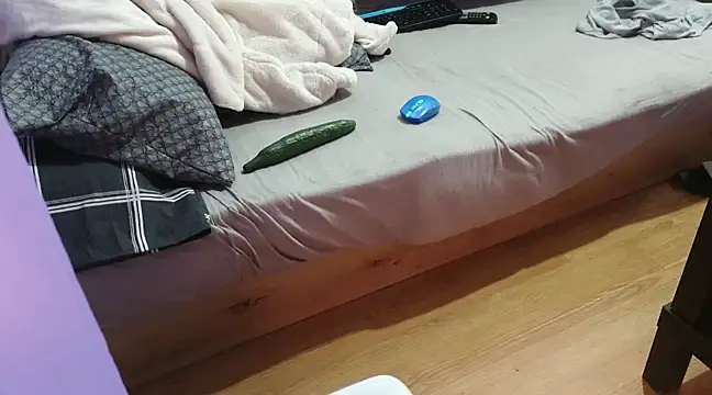 eblata04 online show from March 4, 2025, 3:44 am