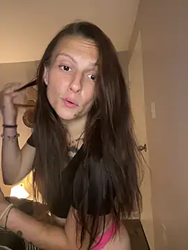 snowrillaxxx online show from July 8, 2026, 5:12 am