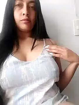 Snapshot of Zeleste_11 chatting on December 24, 2024, 3:16 pm Zeleste 11 online show from December 24, 2024, 3:16 pm