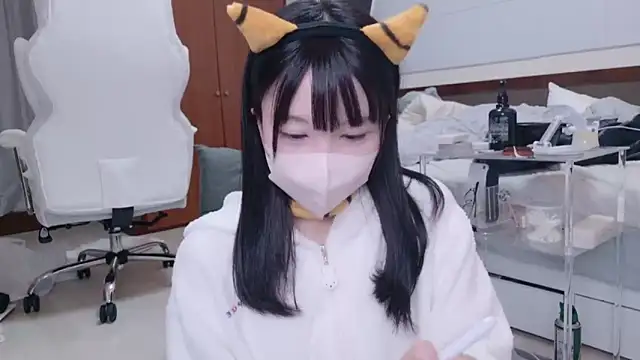 Snapshot of YUNOCHI_nyanko chatting on March 15, 2025, 10:03 am YUNOCHI nyanko online show from March 15, 2025, 10:03 am