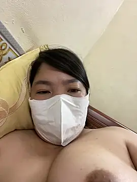 Snapshot of Hachi_Sweetbabie_ chatting on April 17, 2026, 10:18 am Hachi Sweetbabie online show from April 17, 2026, 10:18 am