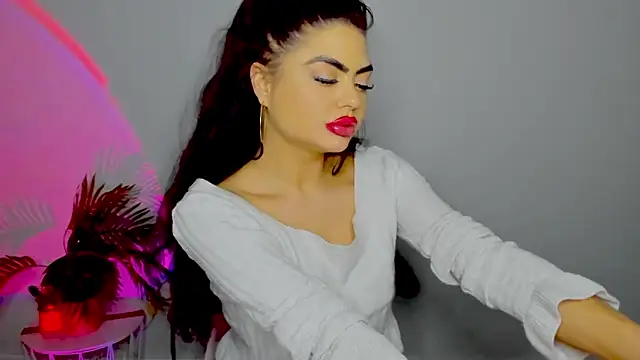 Snapshot of aishahottie chatting on December 7, 2024, 1:25 am aishahottie online show from December 7, 2024, 1:25 am
