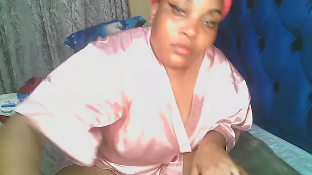 Queenshaz01 online show from March 21, 2026, 12:04 am