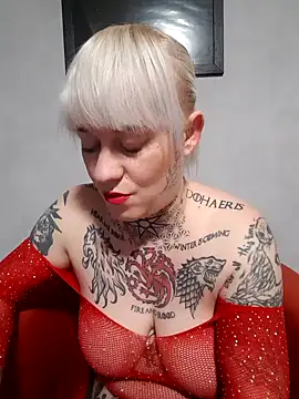 Snapshot of poussichienne chatting on October 23, 2025, 2:05 pm poussichienne online show from October 23, 2025, 2:05 pm