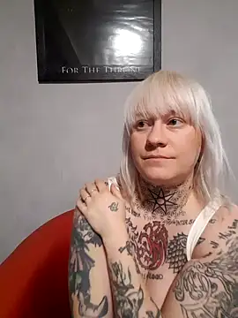 Snapshot of poussichienne chatting on November 20, 2025, 1:44 pm poussichienne online show from November 20, 2025, 1:44 pm