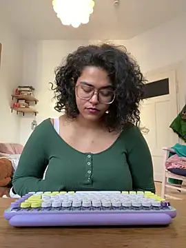 Snapshot of Curvydesifromgermany chatting on March 3, 2025, 3:42 pm Curvydesifromgermany online show from March 3, 2025, 3:42 pm