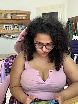 Curvydesifromgermany online show from June 9, 2026, 2:28 pm
