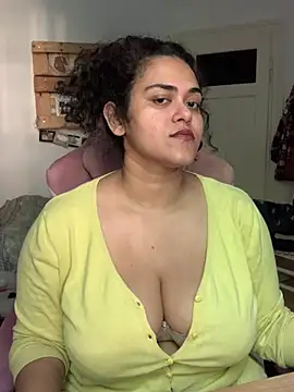 Curvydesifromgermany online show from June 19, 2026, 3:27 pm