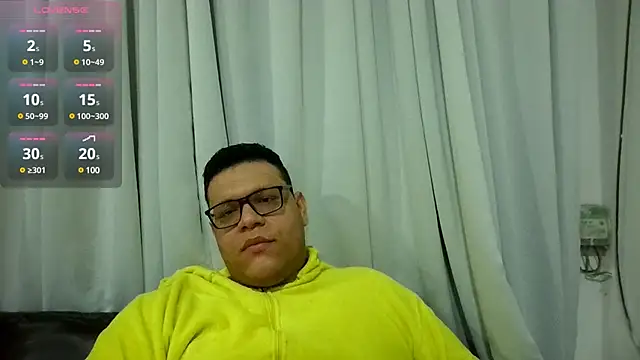 Snapshot of chubbyboy2431 chatting on March 16, 2025, 10:11 am chubbyboy2431 online show from March 16, 2025, 10:11 am