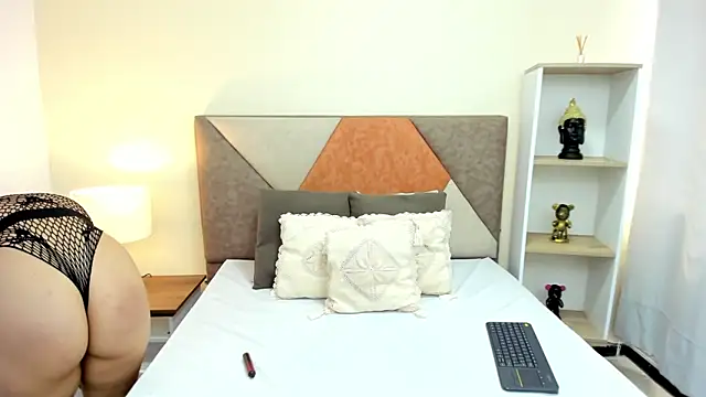 JennaCollins149 online show from December 19, 2024, 4:24 pm