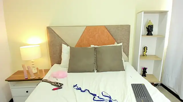 JennaCollins149 online show from February 4, 2025, 2:43 pm