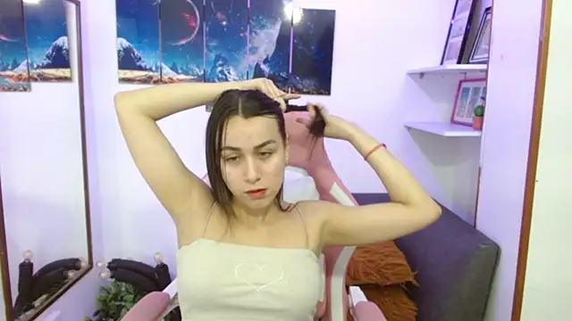 Snapshot of EmmaMyerss_ chatting on February 15, 2025, 11:14 pm EmmaMyerss online show from February 15, 2025, 11:14 pm