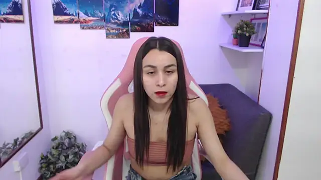 Snapshot of EmmaMyerss_ chatting on March 7, 2025, 11:16 pm EmmaMyerss online show from March 7, 2025, 11:16 pm