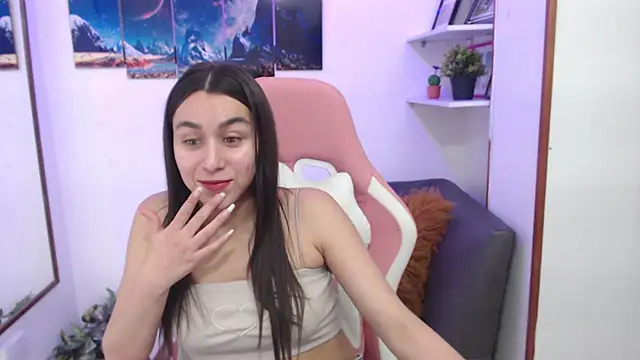 Snapshot of EmmaMyerss_ chatting on March 14, 2025, 10:38 pm EmmaMyerss online show from March 14, 2025, 10:38 pm