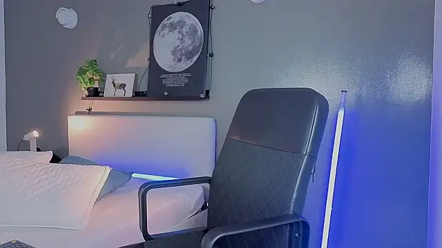 Ken-boy  online show from October 11, 2025, 12:04 pm