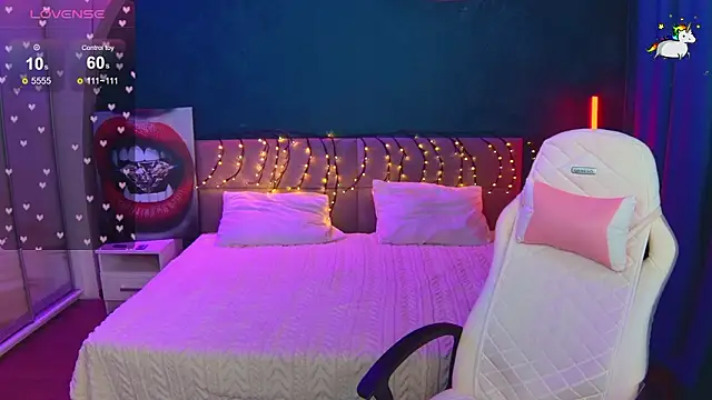 Snapshot of Selenatrend chatting on February 5, 2026, 12:10 pm Selenatrend online show from February 5, 2026, 12:10 pm