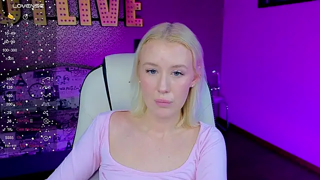 Snapshot of Selenatrend chatting on February 7, 2026, 12:09 pm Selenatrend online show from February 7, 2026, 12:09 pm