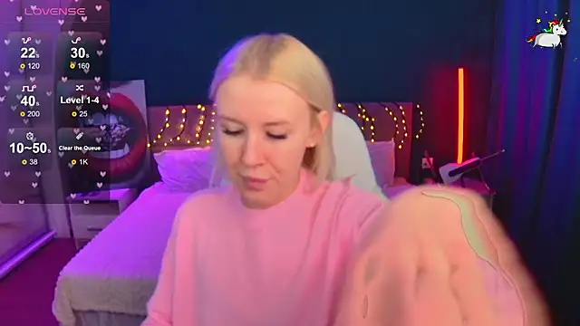 Snapshot of Selenatrend chatting on February 19, 2026, 12:01 pm Selenatrend online show from February 19, 2026, 12:01 pm