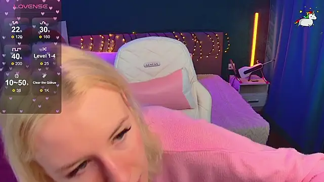 Snapshot of Selenatrend chatting on February 24, 2026, 12:14 pm Selenatrend online show from February 24, 2026, 12:14 pm