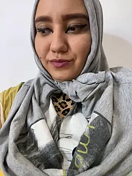 Snapshot of hannahayat chatting on December 9, 2024, 3:00 pm hannahayat online show from December 9, 2024, 3:00 pm